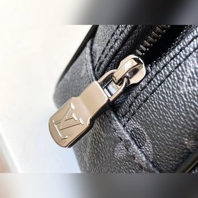 LV Модель N47623 Черный Monogram косметичка из парусины Просторно