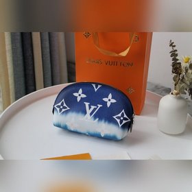 LV Модель M69139 Косметичка LV ESCALE Эта косметичка вошла в колл