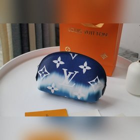 LV Модель M69139 Косметичка LV ESCALE Эта косметичка вошла в колл