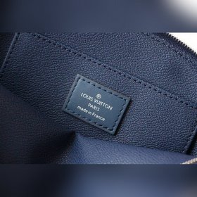 LV Модель M69139 Косметичка LV ESCALE Эта косметичка вошла в колл
