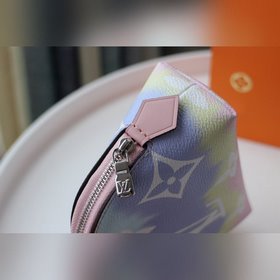 LV Модель M69139 Косметичка LV ESCALE Эта косметичка вошла в колл