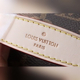 LV LU NICE BB косметичка Артикул： M42265 Эта элегантная космети