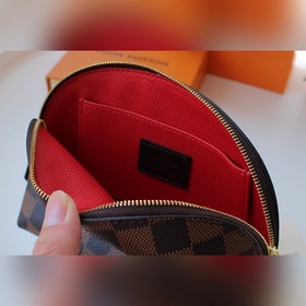 LV Модель： M47515 Косметичка Эта компактная косметичка изготовлен