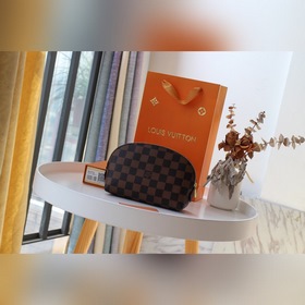 LV Модель： M47515 Косметичка Эта компактная косметичка изготовлен