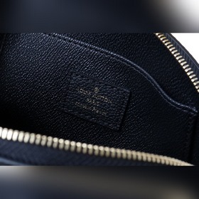 LV Модель M59086 Косметичка Эта компактная косметичка изготовлена