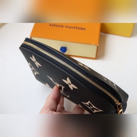 LV Модель M59086 Косметичка Эта компактная косметичка изготовлена