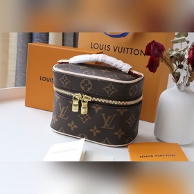 LV Модель： M44496 (эта модель не имеет плечевого ремня) Мини-косм