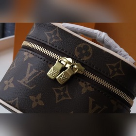 LV Модель： M44496 (эта модель не имеет плечевого ремня) Мини-косм