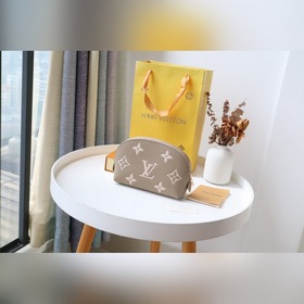 LV Модель： M45951 Косметичка Эта компактная косметичка изготовлен