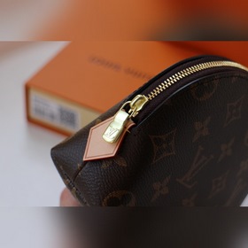 LV Модель： M47515 Косметичка Эта компактная косметичка изготовлен