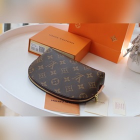 LV Модель： M47515 Косметичка Эта компактная косметичка изготовлен