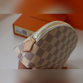 LV Модель： M47515 Косметичка Эта компактная косметичка изготовлен
