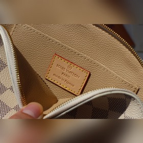 LV Модель： M47515 Косметичка Эта компактная косметичка изготовлен