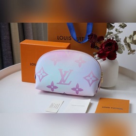 LV Модель： M81270 Косметичка Эта небольшая косметичка изготовлена