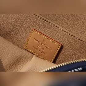 LV Модель M80307 Косметичка Эта косметичка изготовлена из ткани 