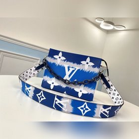 LV Модель M68136 Серебряная застежка, синяя цепочка, сумка-клатч