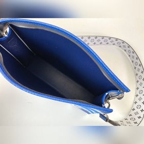 LV Модель M68136 Серебряная застежка, синяя цепочка, сумка-клатч 