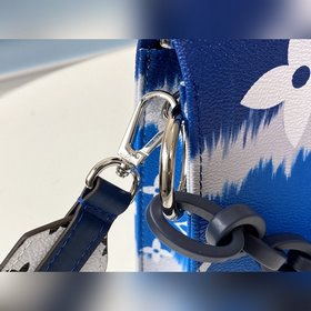 LV Модель M68136 Серебряная застежка, синяя цепочка, сумка-клатч 
