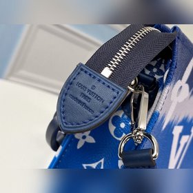 LV Модель M68136 Серебряная застежка, синяя цепочка, сумка-клатч 
