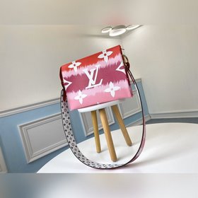 LV Модель M68137 Красная сумка с золотой застежкой и цепочкой TO