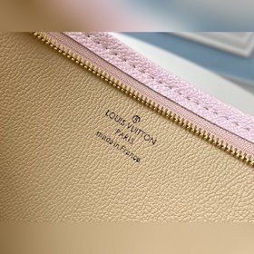 LV Модель M68138 Золотая застежка с радужным цепочкой TOILET POUC
