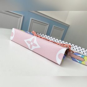 LV Модель M68138 Серебряная застежка с радужной цепочкой TOILET 