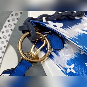 LV Модель M68136 Золотая застежка, синий, радужная цепочка, сумка