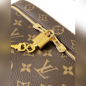 LV Модель M47280 Monogram Косметичка из ткани Monogram С застежко