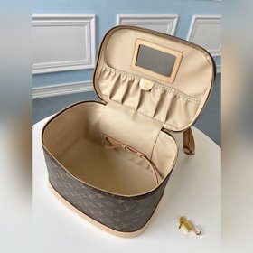 LV Модель M47280 Monogram Косметичка из ткани Monogram С застежко