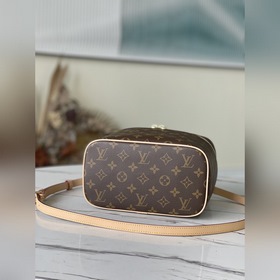 LV Артикул： M42265 Большая косметичка Независимо от того, носит