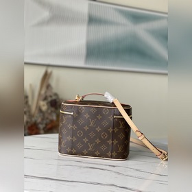 LV Артикул： M42265 Большая косметичка Независимо от того, носит