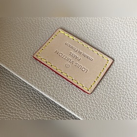 LV Артикул： M42265 Большая косметичка Независимо от того, носит