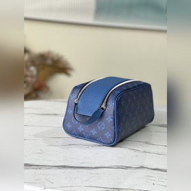LV Артикул： M30849 Синий Косметичка из серии ручной клади Эта к