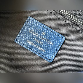 LV Артикул： M30849 Синий Косметичка из серии ручной клади Эта к