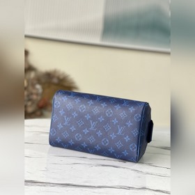 LV Артикул： M30849 Синий Косметичка из серии ручной клади Эта к
