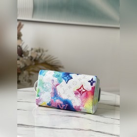 LV Артикул： M44494 Туалетная сумка Эта туалетная сумка имеет эл