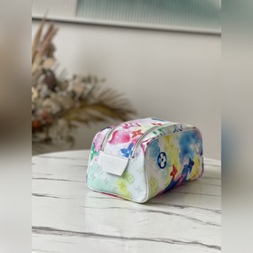 LV Артикул： M44494 Туалетная сумка Эта туалетная сумка имеет эл
