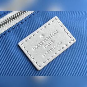 LV Артикул： M44494 Туалетная сумка Эта туалетная сумка имеет эл