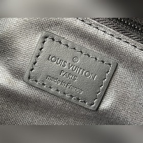 LV Артикул： M59478 Тисненый косметический чехол Изготовлен из к