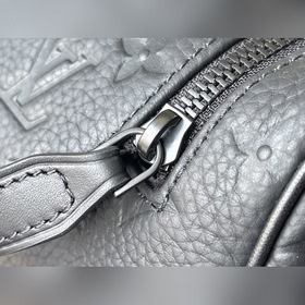 LV Артикул： M59478 Тисненый косметический чехол Изготовлен из к