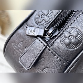 LV Артикул： M68589 Большая сумка для туалетных принадлежностей К