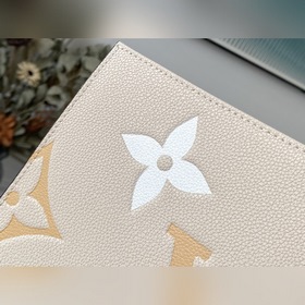 LV Артикул： M80504  By The Pool Туалетная сумка 26 Изготовлена