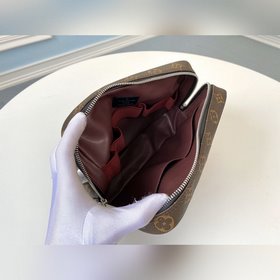 LV Модель M43383 Большая косметичка для пожилых В настоящее врем