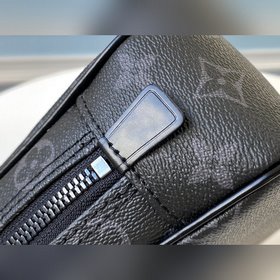 LV Модель M43383 Черная большая косметичка В настоящее время пут