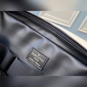 LV Модель M43383 Черная большая косметичка В настоящее время пут