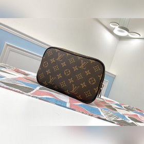 LV Модель M43383 Маленькая туалетная сумка для пожилых В настояще