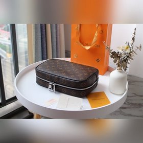 LV туалетная сумка, модель 4752 1 Эта большая косметичка имеет эл