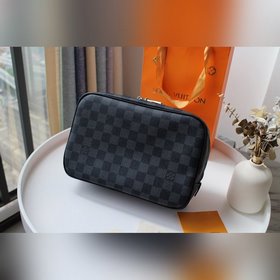 LV туалетная сумка, модель 47521 Эта большая косметичка имеет эле