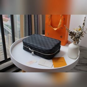 LV туалетная сумка, модель 47521 Эта большая косметичка имеет эле