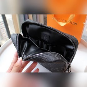 LV туалетная сумка, модель 47521 Эта большая косметичка имеет эле